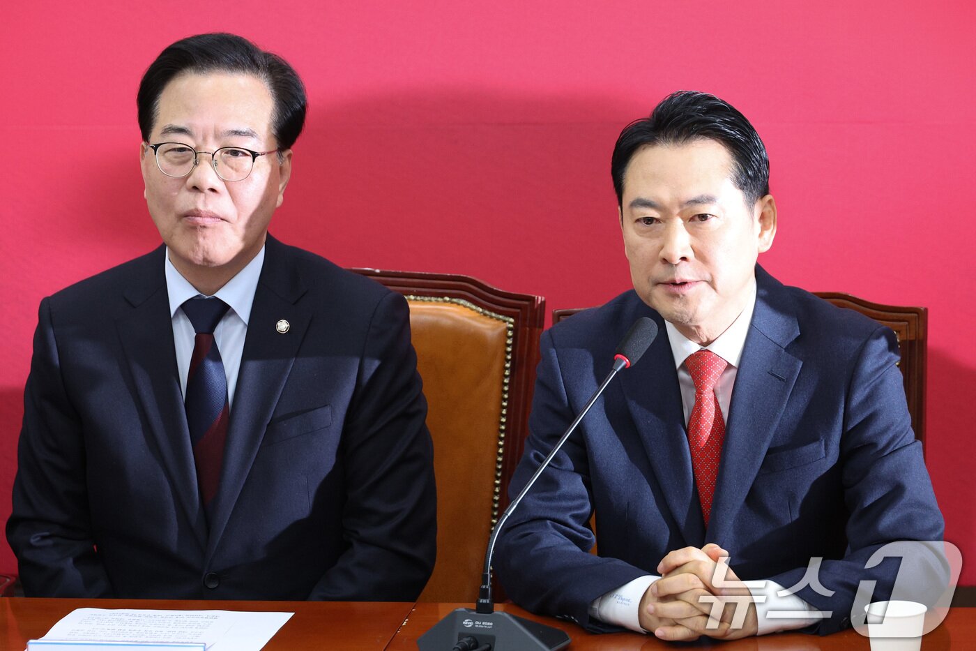 본문 이미지 - 장동혁 국민의힘 대표가 15일 서울 여의도 국회에서 열린 최고위원회의에서 발언하고 있다. 2026.1.15/뉴스1 ⓒ News1 신웅수 기자