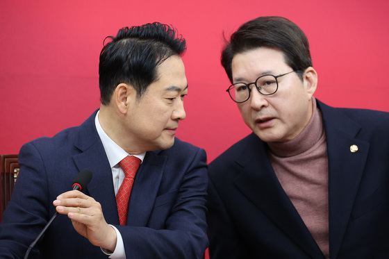 현안 논의하는 장동혁·신동욱