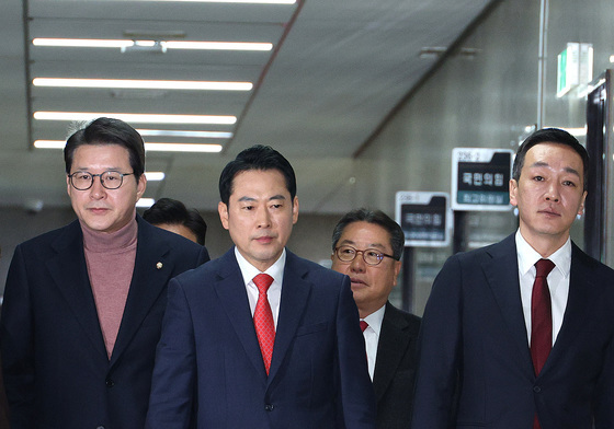 최고위 참석하는 장동혁 대표