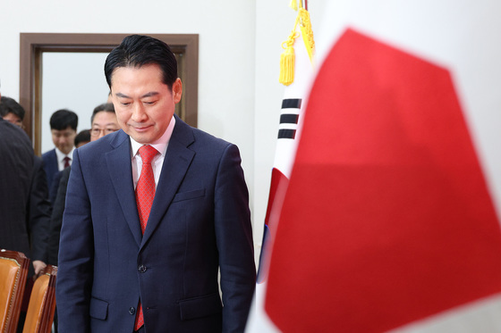 생각 잠긴 장동혁 대표