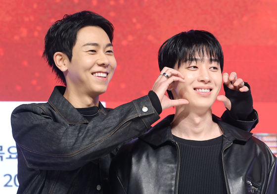 로꼬, 그레이 양볼에 하트