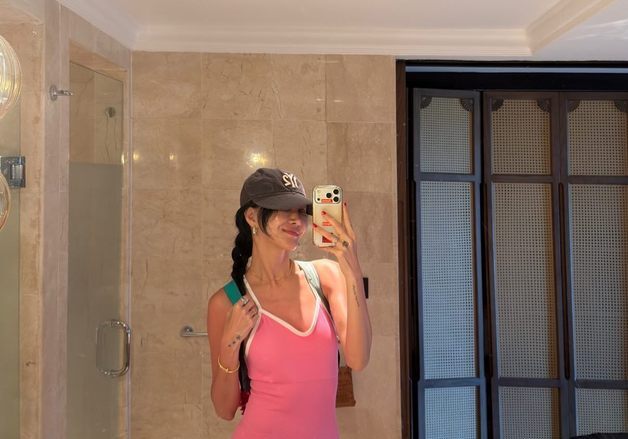 '엄태웅♥' 윤혜진, 탄탄 몸매 수영복 자태…완벽한 각선미 [N샷]