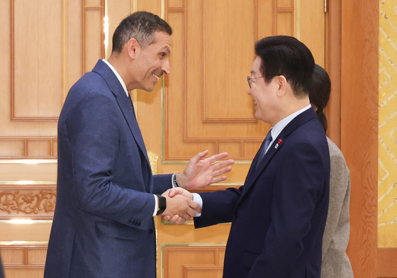 UAE 행정청장 만난 이재명 대통령