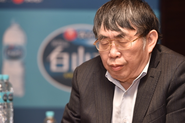 中 바둑 '철의 수문장' 녜웨이핑 9단 별세…향년 74세