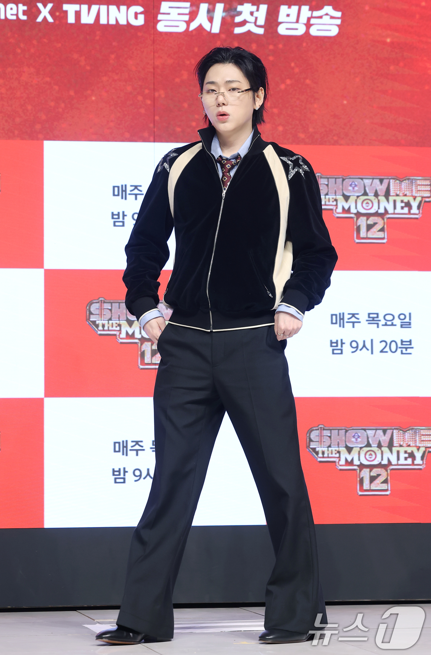 (서울=뉴스1) 권현진 기자 = 가수 겸 프로듀서 지코가 15일 오전 서울 강남구 엘리에나호텔에서 열린 Mnet ‘쇼미더머니12’ 제작발표회에 참석해 무대를 오르고 있다. 2026 …