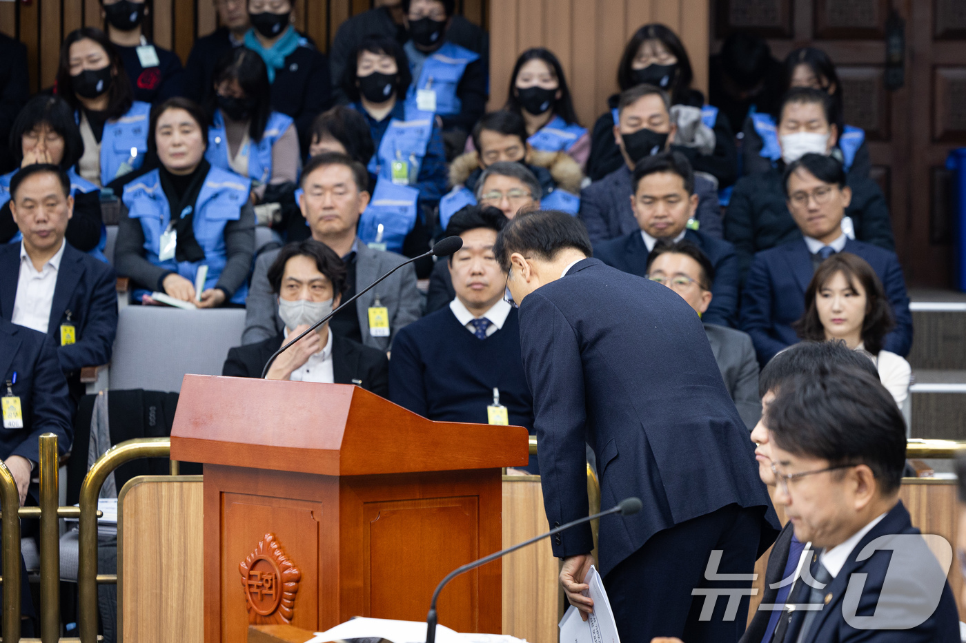 (서울=뉴스1) 유승관 기자 = 김윤덕 국토교통부 장관이 15일 서울 여의도 국회에서 열린 제431회 국회(임시회) 12.29 여객기 참사 진상규명을 위한 국정조사특별위원회 제3차 …