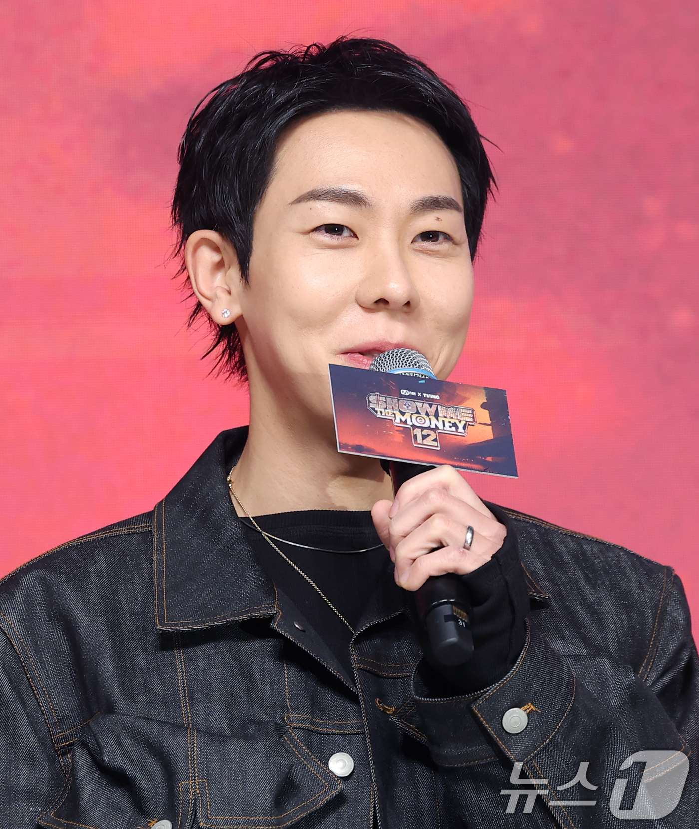 (서울=뉴스1) 권현진 기자 = 가수 겸 프로듀서 로꼬가 15일 오전 서울 강남구 엘리에나호텔에서 열린 Mnet ‘쇼미더머니12’ 제작발표회에 참석해 인사말을 하고 있다. 2026 …