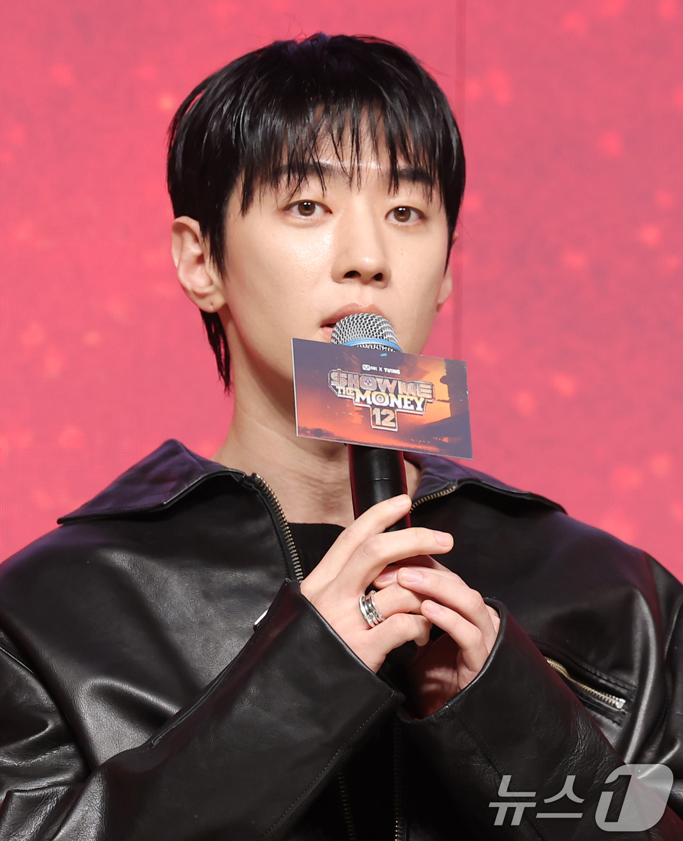 (서울=뉴스1) 권현진 기자 = 가수 겸 프로듀서 그레이가 15일 오전 서울 강남구 엘리에나호텔에서 열린 Mnet ‘쇼미더머니12’ 제작발표회에 참석해 포즈를 취하고 있다. 202 …