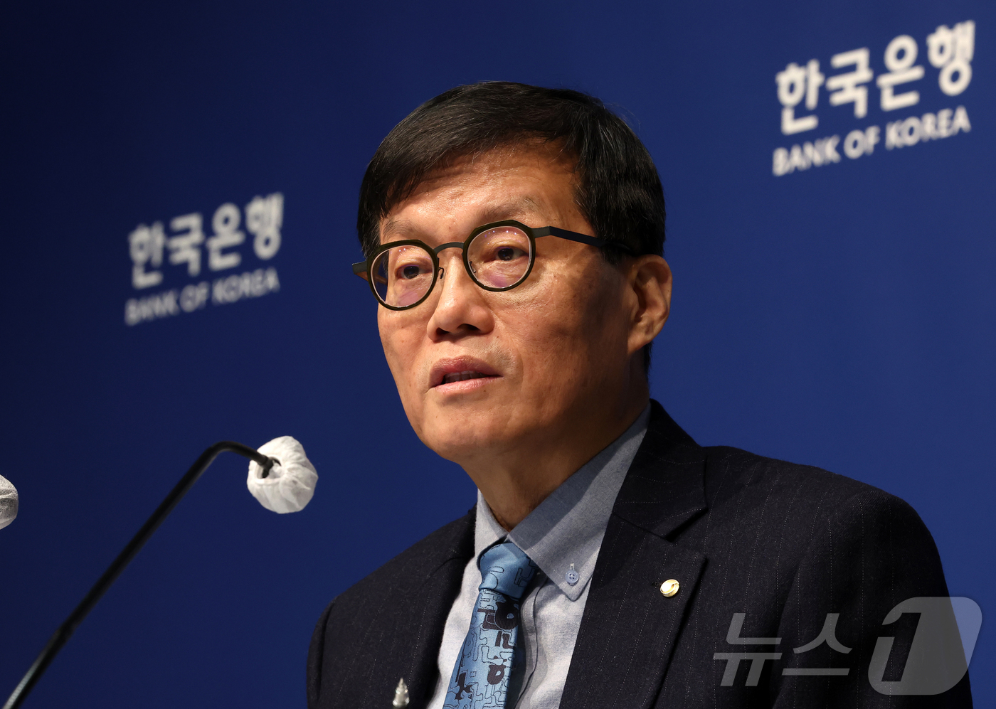 (서울=뉴스1) 김진환 기자 = 이창용 한국은행 총재가 15일 서울 중구 한국은행에서 열린 금융통화위원회 금리 결정에 대한 기자간담회에서 발언하고 있다. (공동취재) 2026.1. …