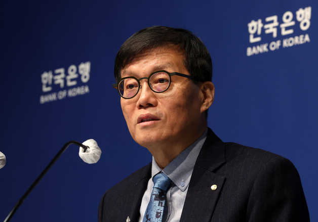 통화정책방향 설명하는 이창용 총재