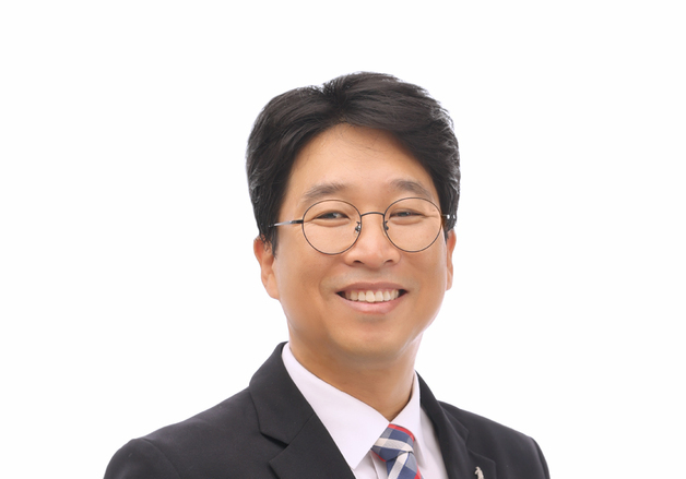 "광주 군공항 종전부지로 40년 된 광산구청 이전해야"