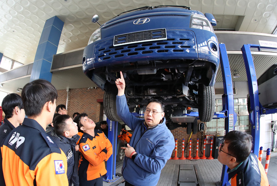 대구소방관, 영남이공대 찾아 전기차 구조 배운다