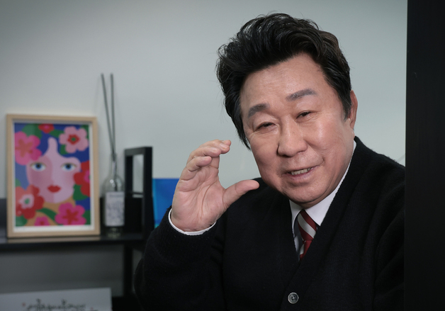 임하룡 인맥, '섭외력' 됐다…"동창회 소풍날 같은 토크쇼" [유튜버로 인생2막]