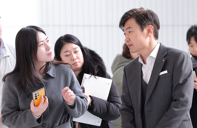 롯데 사장단 회의 참석하는 김종열 롯데컬처웍스 대표