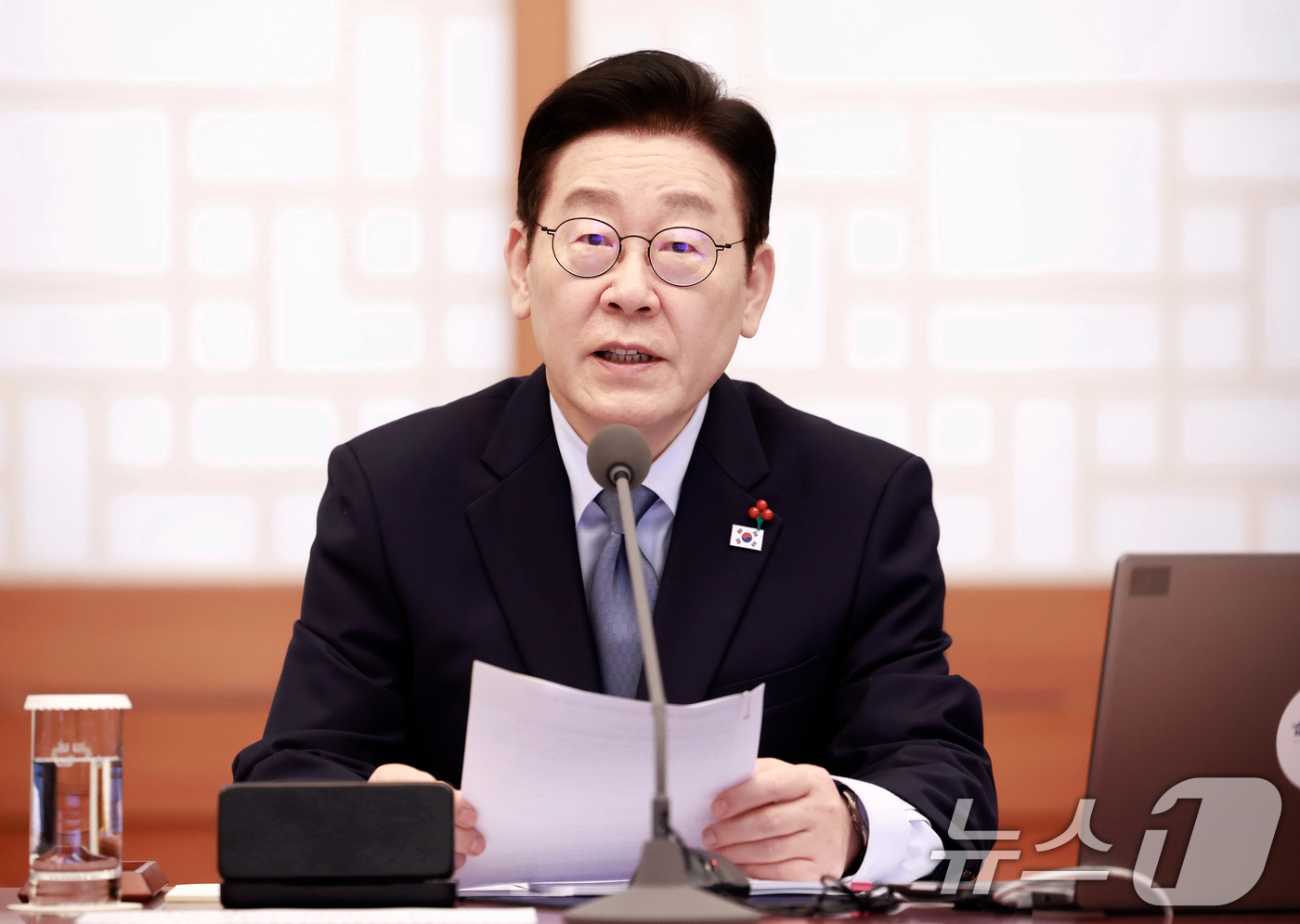 (서울=뉴스1) 이재명 기자 = 이재명 대통령이 15일 청와대에서 열린 수석보좌관회의에서 발언하고 있다. 2026.1.15/뉴스1