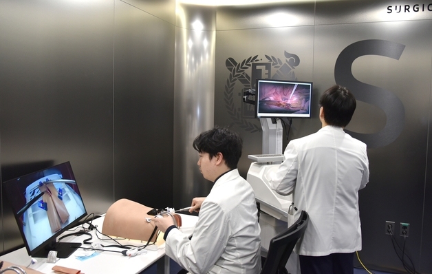 수술실 들어가기 전 반복 훈련…서울대병원 외과 술기센터 가동