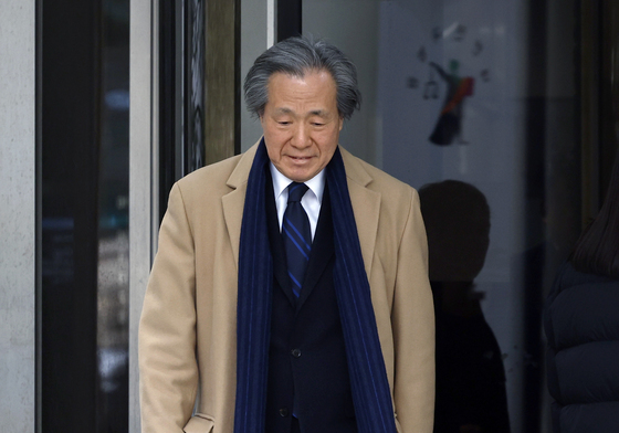 항소심 선고 공판 마친 뒤 나오는 정기석 이사장