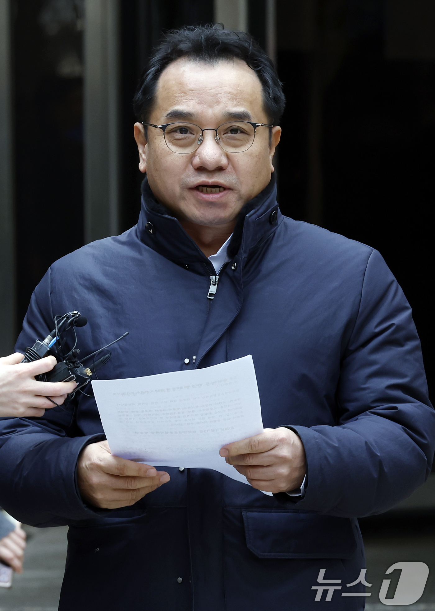 (서울=뉴스1) 박정호 기자 = 명승권 한국금연운동협의회장이 15일 오후 서울 서초동 서울고등법원 앞에서 주식회사 케이티앤지 외 3명 손해배상 청구 2심 선고 공판 종료 후 입장을 …