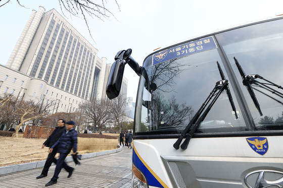 윤석열 전 대통령 '체포방해' 1심 선고 D-1