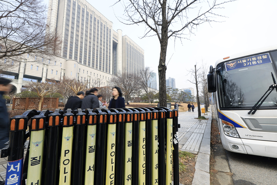 하루 앞으로 다가온 尹 '체포방해' 1심 선고