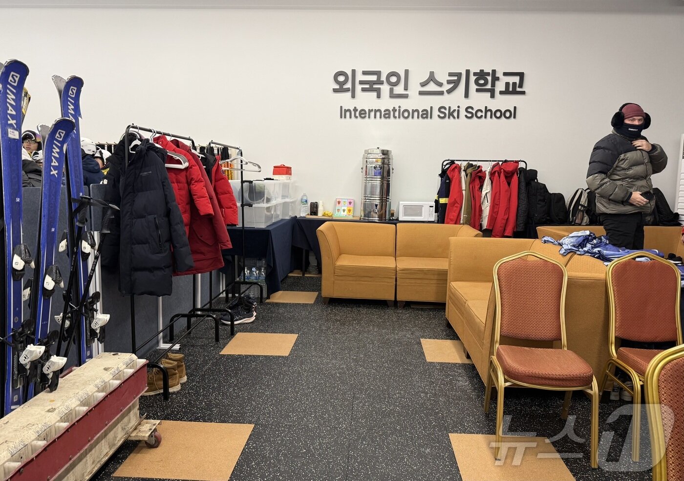 본문 이미지 - 엘리시안 강촌의 외국인 스키학교 ⓒ News1 윤슬빈 관광전문기자