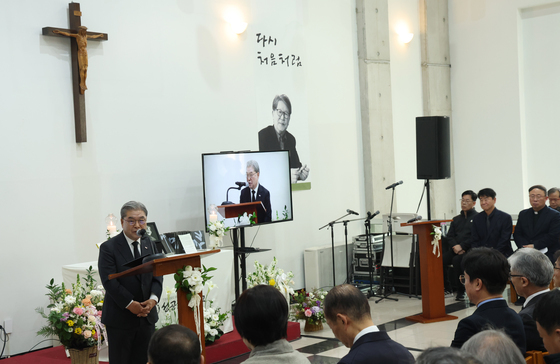 신영복 선생 10주기, 추모사하는 이재정 회장