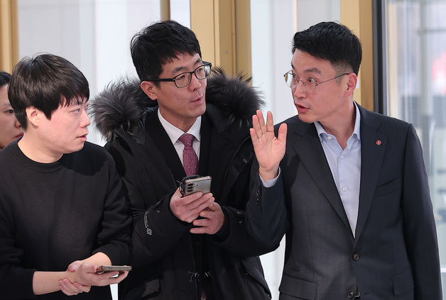 롯데 사장단 회의 참석하는 최인태 롯데피플네트웍스 대표