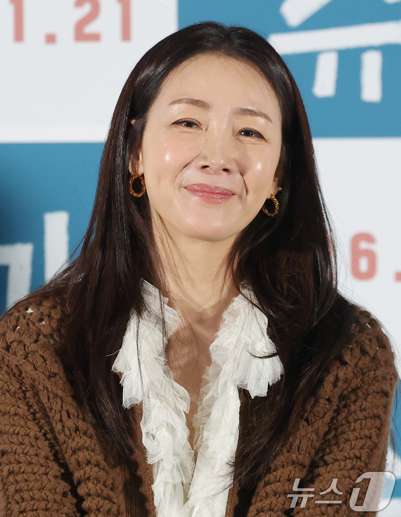 (서울=뉴스1) 권현진 기자 = 배우 최지우가 15일 서울 광진구 롯데시네마에서 열린 영화 ‘슈가'(감독 최신춘) 언론시사회에서 미소를 짓고 있다.'슈가'는 모성애를 넘어선 사회적 …