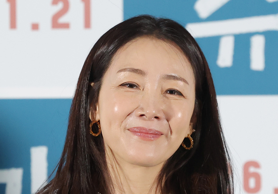 '슈가' 최지우 "실존 인물이 차분한 분, 감정적으로 누르려고 노력"