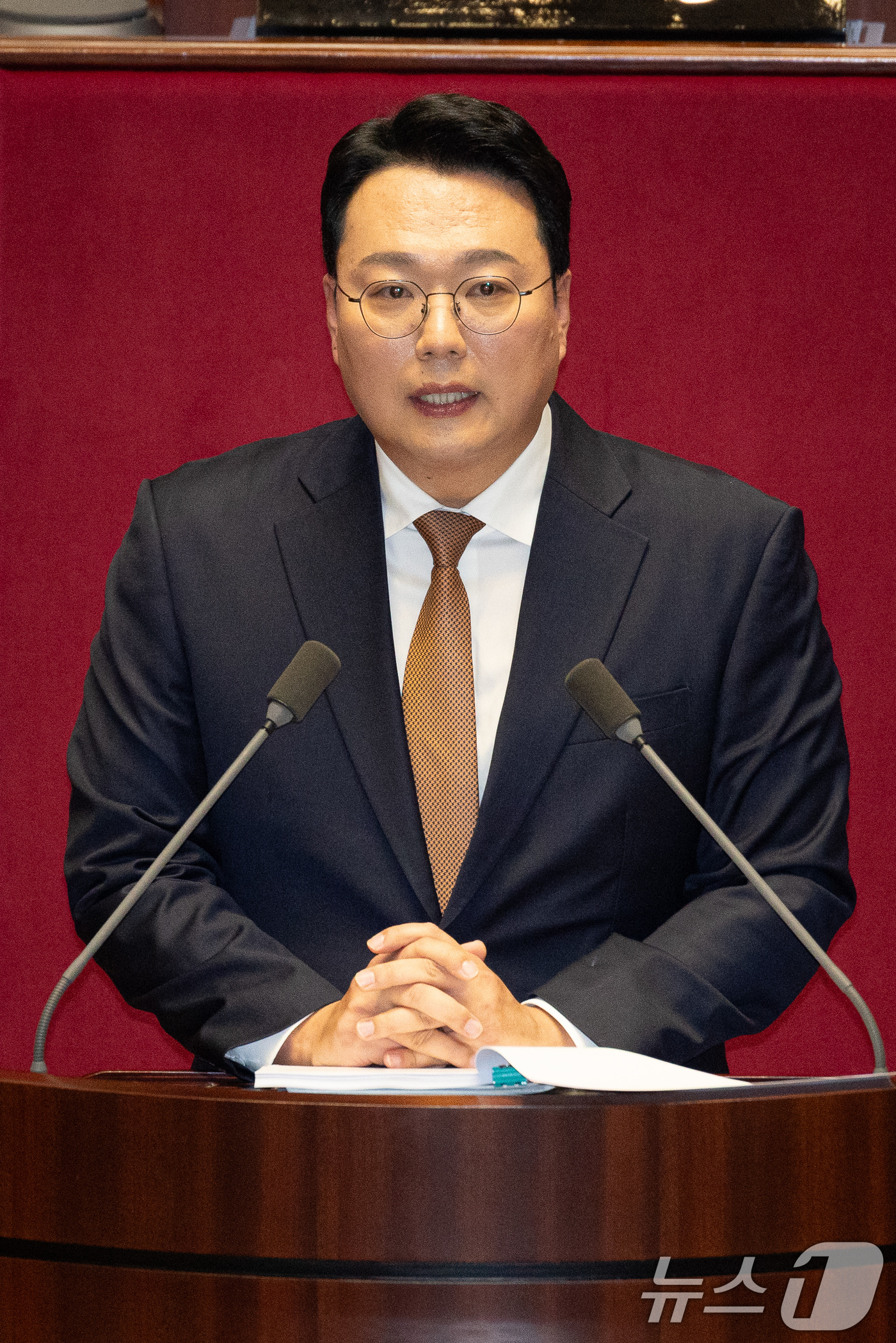 (서울=뉴스1) 유승관 기자 = 천하람 개혁신당 원내대표가 15일 서울 여의도 국회에서 열린 제431회 국회(임시회) 제1차 본회의에서 윤석열·김건희에 의한 내란·외환 및 국정농단 …