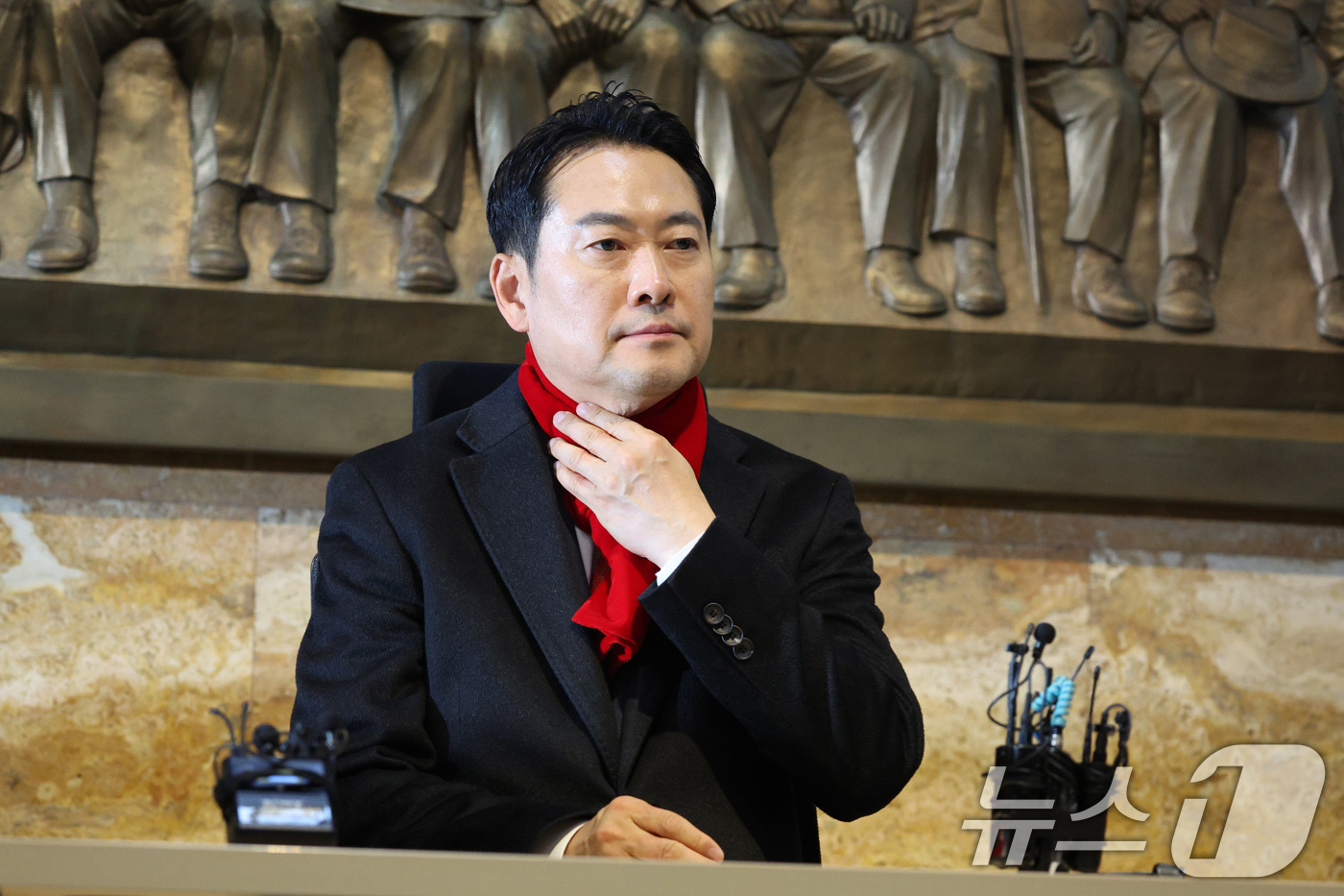 (서울=뉴스1) 신웅수 기자 = 장동혁 국민의힘 대표가 15일 서울 여의도 국회 로텐더홀에서 더불어민주당의 통일교 및 공천뇌물 특검 수용을 촉구하며 단식을 하고 있다. 2026.1 …