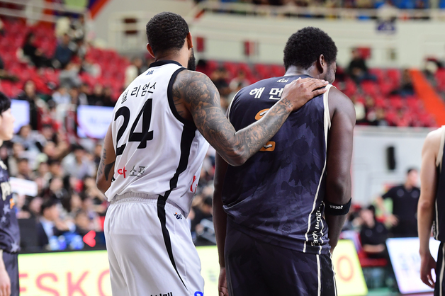 프로농구, 2026-27시즌부터 2·3쿼터 '외인 2명 동시 출전' 허용