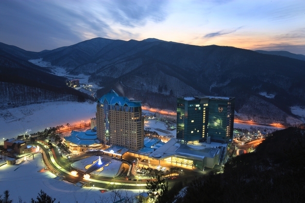 "석탄공사 부채를 강원랜드가 갚으라고?"…지역사회 반발