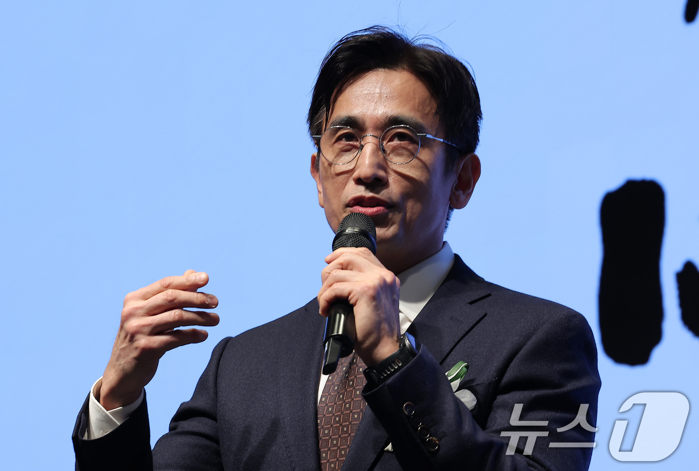 (서울=뉴스1) 김성진 기자 = 차인표 작가가 15일 서울 강남구 웨스틴 서울 파르나스에서 열린 제22회 한국이미지상 시상식에서 부싯돌상을 수상한 후 소감을 전하고 있다. 2026 …