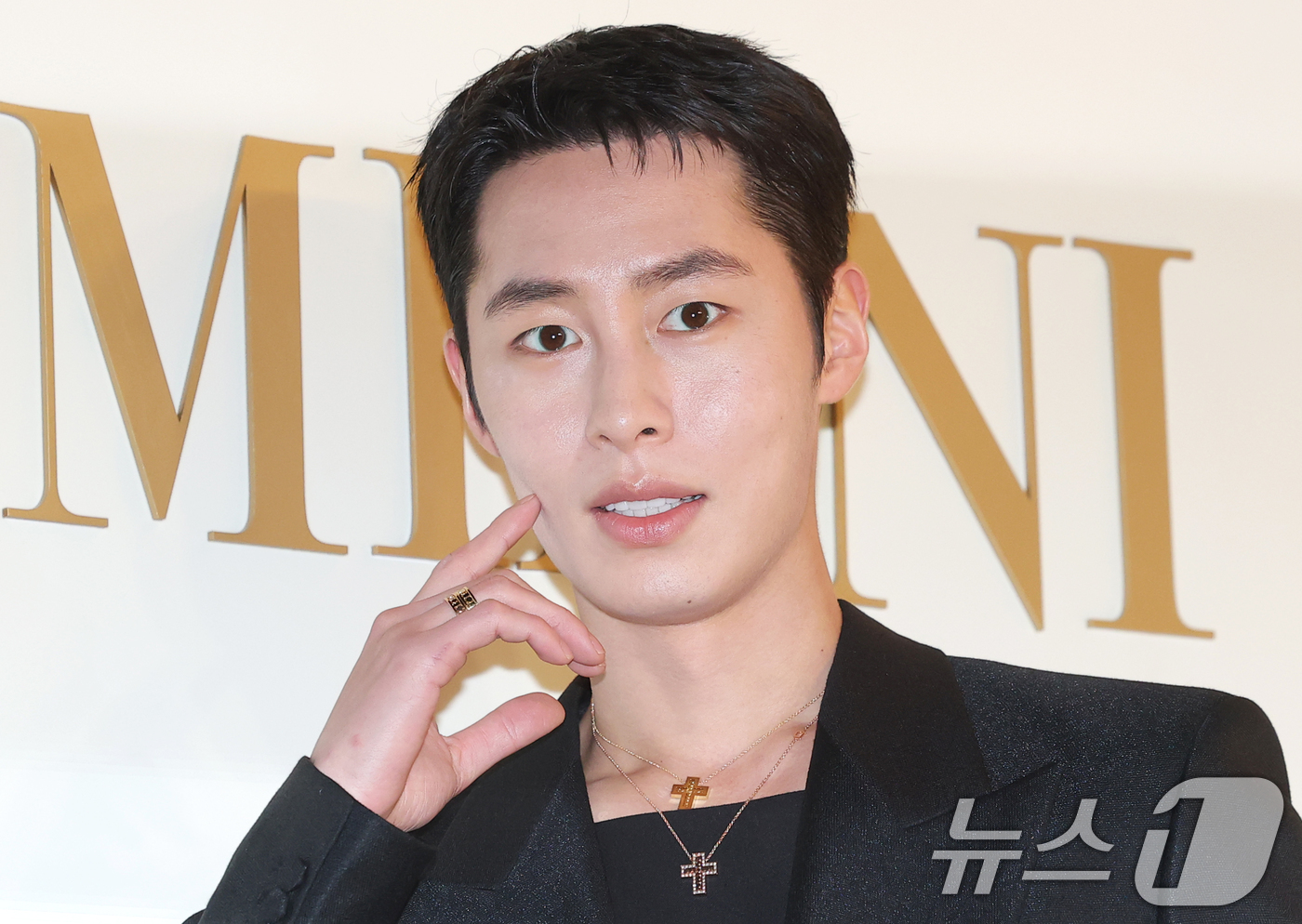 (서울=뉴스1) 권현진 기자 = 배우 이재욱이 15일 서울 강남구 청담동 다미아니(Damiani) 플래그십 스토어에서 열린 ‘까사 다미아니 청담(Casa Damiani Cheong …