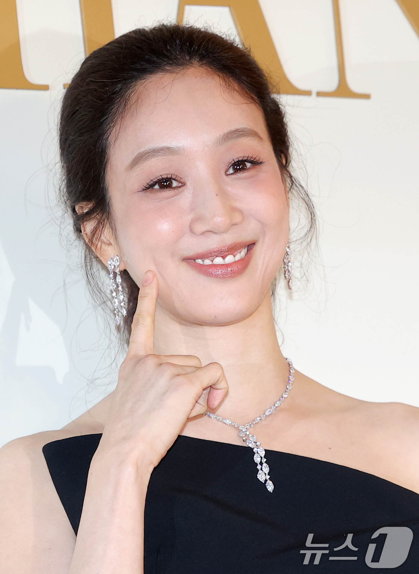 (서울=뉴스1) 권현진 기자 = 배우 정려원이 15일 서울 강남구 청담동 다미아니(Damiani) 플래그십 스토어에서 열린 ‘까사 다미아니 청담(Casa Damiani Cheong …