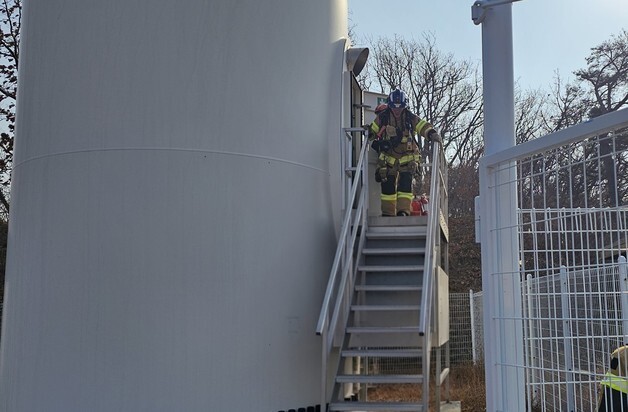 포항·청송서 풍력발전기·주택에 불…2명 경상