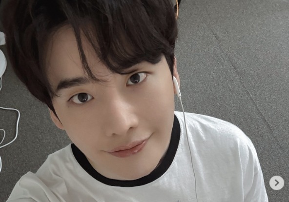 '아이유♥' 이종석 "시간이 빠르다"…동안 비주얼로 뽐낸 여전한 소년미 [N샷]