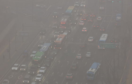 '앞이 안보이는 출근길'