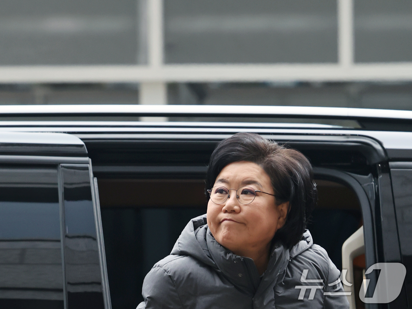 (서울=뉴스1) 황기선 기자 = 이혜훈 기획예산처 장관 후보자가 16일 오전 서울 중구 예금보험공사에 마련된 인사청문회 준비 사무실로 출근하고 있다.  2026.1.16/뉴스1