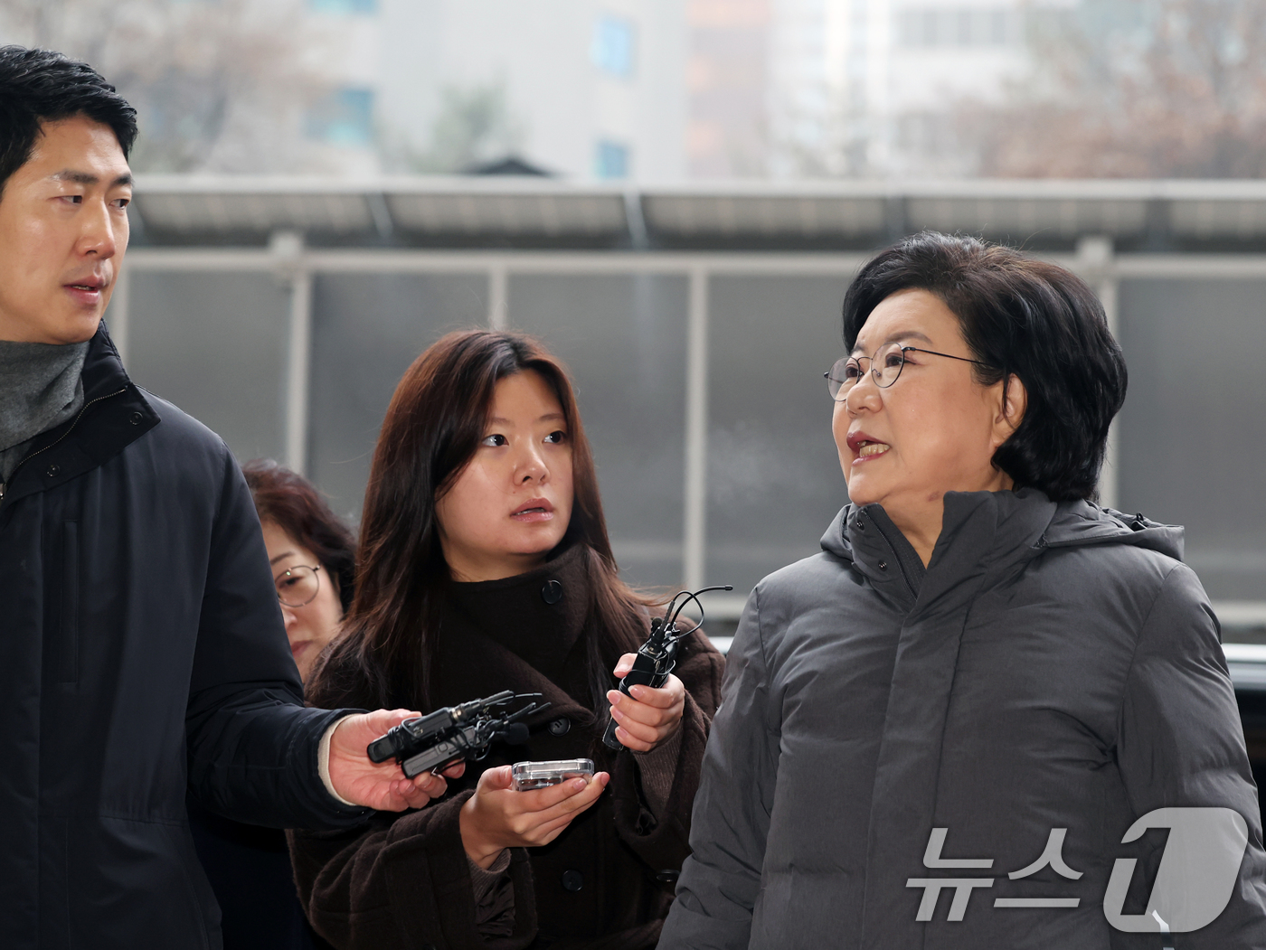 (서울=뉴스1) 황기선 기자 = 이혜훈 기획예산처 장관 후보자가 16일 오전 서울 중구 예금보험공사에 마련된 인사청문회 준비 사무실로 출근하고 있다.  2026.1.16/뉴스1