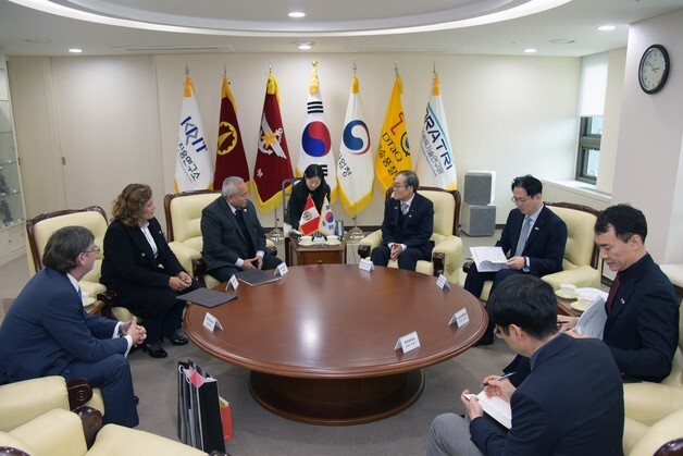 방사청장, 페루 국회의원단과 협력 논의…"K2 전차 후속계약 조속히"