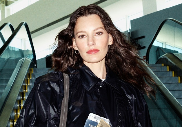 아워글래스, '일루션 루미너스 글로우 파운데이션' 판매량 4배 껑충