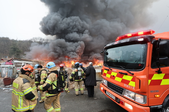 구룡마을 화재에 소방당국 대응 2단계로 격상