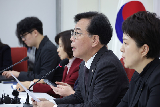 현안 관련 기자간담회 연 송언석