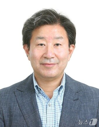 본문 이미지 - 주선양총영사에 임명된 김성민 전 건국대 철학과 교수 . (건국대 갈무리)