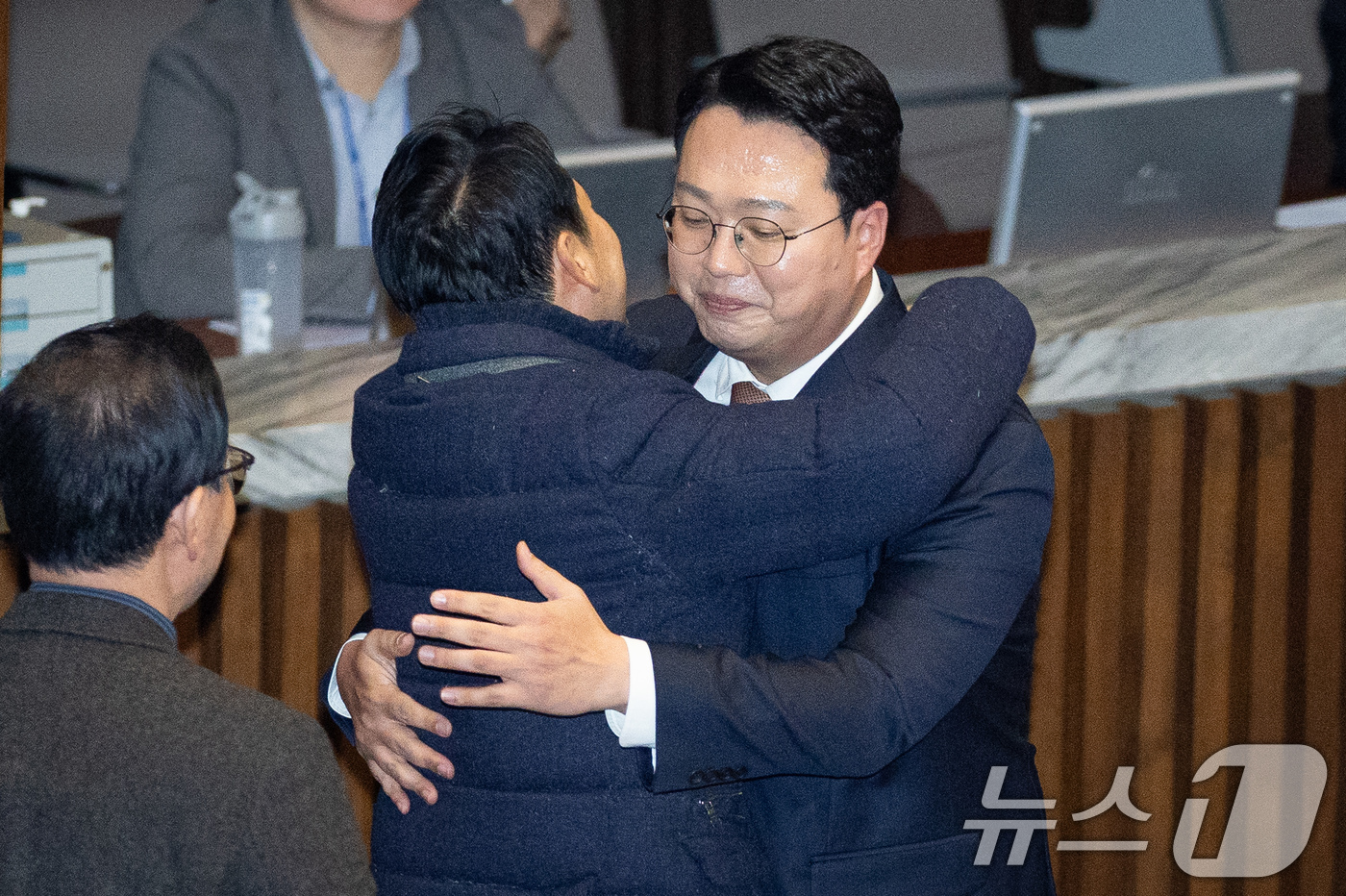 (서울=뉴스1) 유승관 기자 = 천하람 개혁신당 원내대표가 16일 서울 여의도 국회에서 열린 제431회 국회(임시회) 제1차 본회의에서 윤석열·김건희에 의한 내란·외환 및 국정농단 …