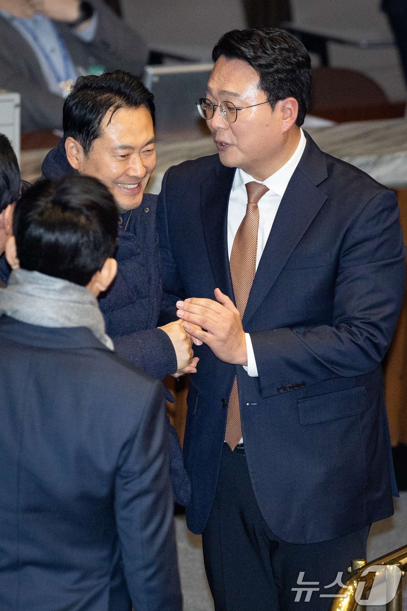 (서울=뉴스1) 유승관 기자 = 천하람 개혁신당 원내대표가 16일 서울 여의도 국회에서 열린 제431회 국회(임시회) 제1차 본회의에서 윤석열·김건희에 의한 내란·외환 및 국정농단 …