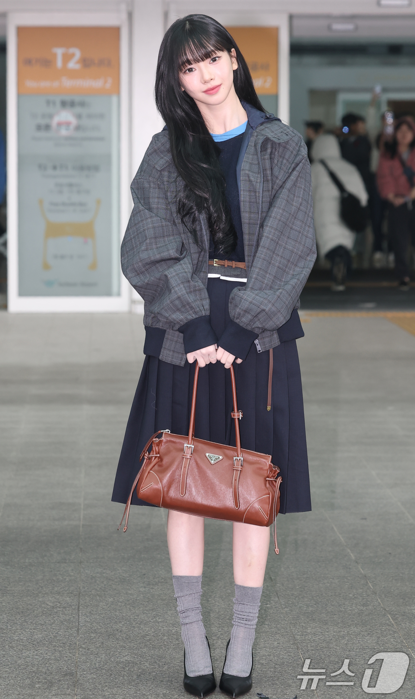 (인천공항=뉴스1) 권현진 기자 = 에스파 카리나가 해외 일정을 위해 16일 인천국제공항을 통해 밀라노로 출국하고 있다. 2026.1.16/뉴스1