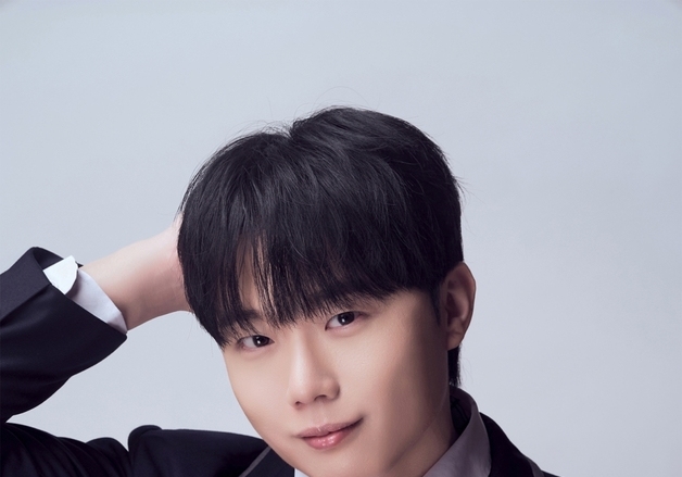 탑현, 16일 더블 싱글 '어른이 되어버린 소년은' 발매…진한 여운